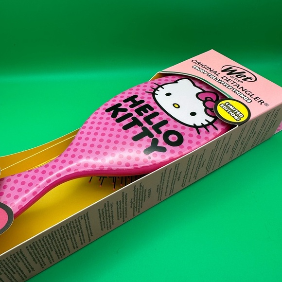 Wet Brush Hello Kitty Pink Hair Brush NWT - Picture 1 of 6